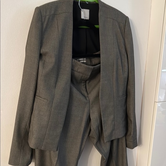 Classic Halogen Gray women’s Suit - Picture 2 of 8